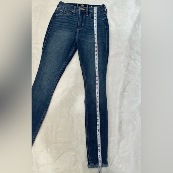 Hollister Curvy High Rise Super Skinny Blue Jeans with Modern Gradient - Picture 4 of 8